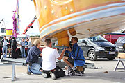 Erstflug des Paulaner Krugs (©Foto: MartiN Schmitz)